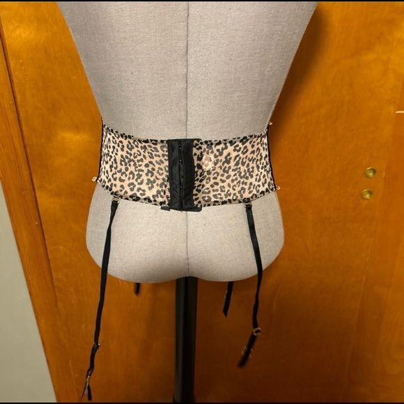 Victoria's Secret Lace Regular Size Garter Belts size XS/S - Picture 2 of 3